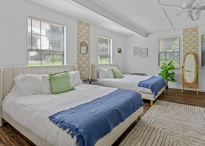 Tally's Sapphire Sleeps12 Near Fsu, Capitol, Golf Club With Game Room, Projector And Patio Сasa de vacaciones *