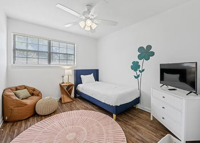 Tally's Sapphire Sleeps12 Near Fsu, Capitol, Golf Club With Game Room, Projector And Patio Tallahassee